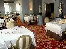 Hotel Guadalpin Suites 3*